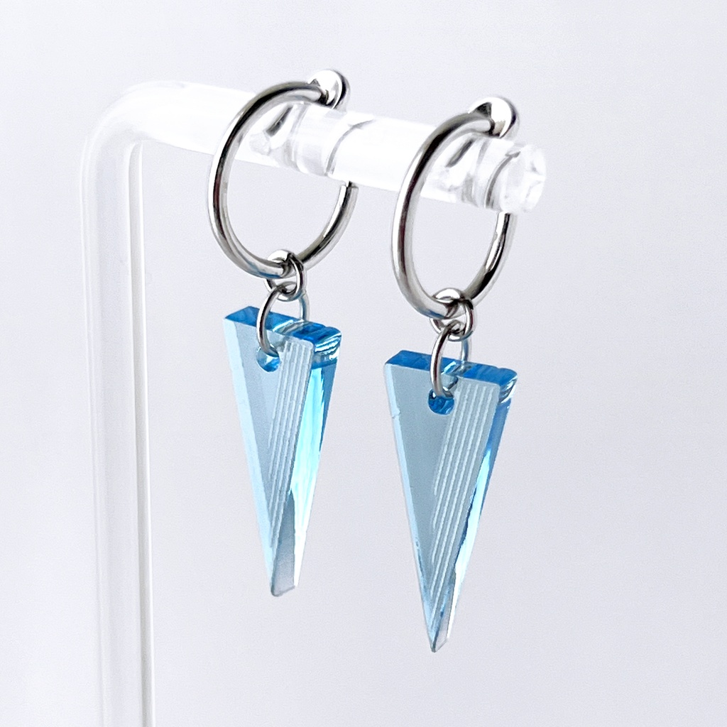夏限定【spice_skyblue】ピアス・イヤリング│アクリルアクセサリー│││ユニーク│ストリート系│メンズ│カッコイイ│三角│揺れる│夏│青│モード系