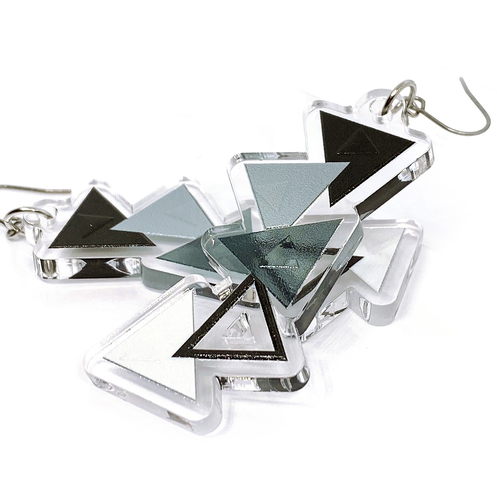 【ランダムトライアングル/mono】ピアス・イヤリング|アクリルアクセサリー|||ユニーク|個性的|カッコイイ|メンズ|三角|黒