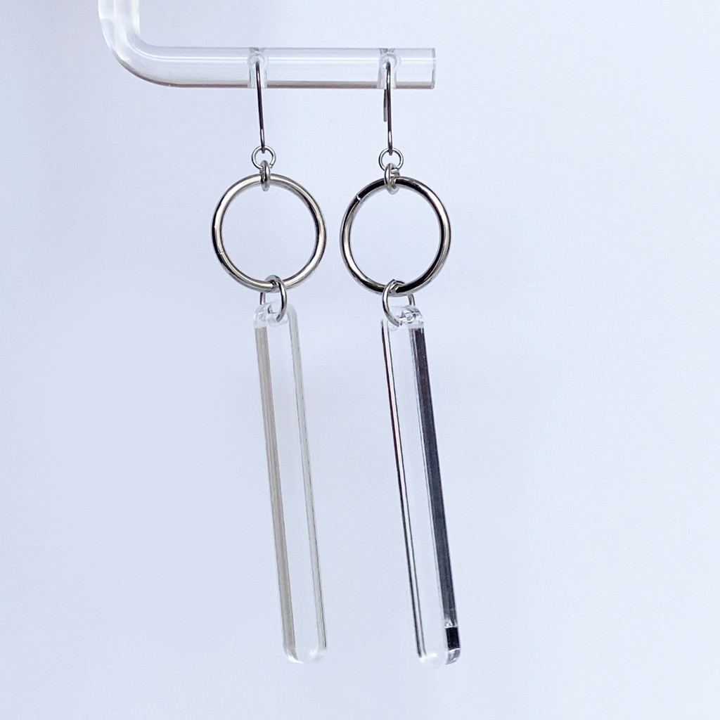 【air】ピアス・イヤリング|||アクリルアクセサリー|大ぶり|スタイリッシュ|スティック|夏|透明|揺れる|クリア|フェイクピアス|ユニセックス