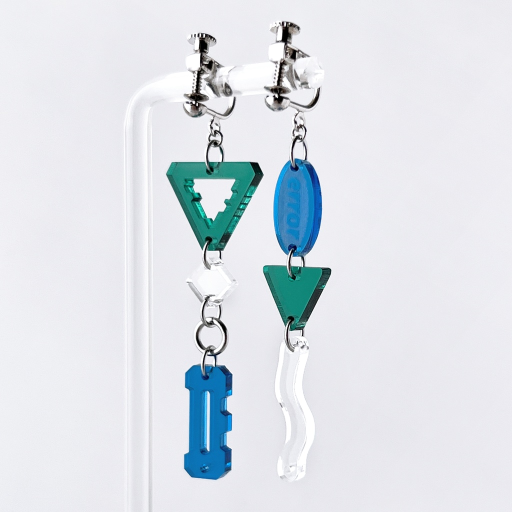 【Bit by Bit/031】ピアス・イヤリング|||アクリルアクセサリー|三角|デジタル|ユニーク|きらきら|グリーン|ブルー|幾何学|夏|揺れる|透明|個性的|クリア|ロング|テック|ポップ