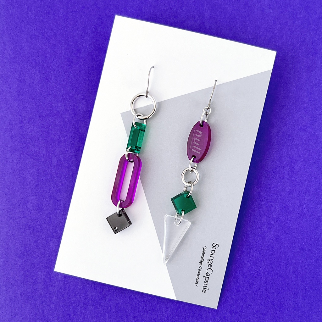 【Bit by Bit/115】ピアス・イヤリング|||アクリルアクセサリー|緑|紫|パープル|ユニーク|幾何学|三角|デジタル|揺れる|個性的|クリア|軽い|モード