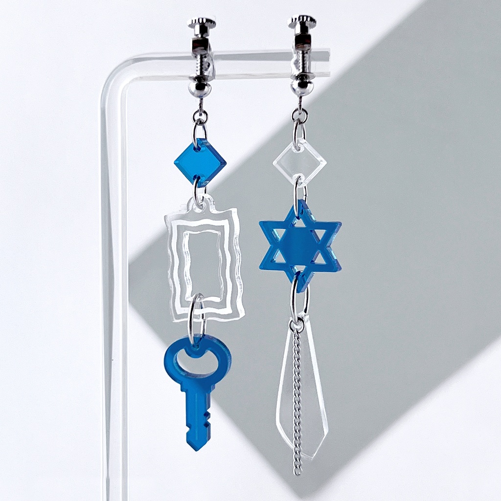 【Bit by Bit/130】ピアス・イヤリング|||アクリルアクセサリー|青|ブルー|星|ユニーク|幾何学|カギ|デジタル|揺れる|個性的|クリア|軽い|モード