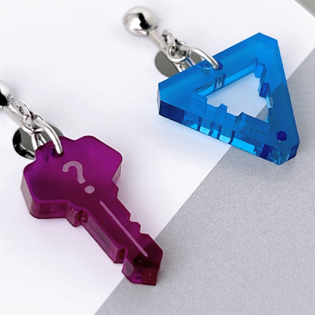 【Bit by Bit/.A】ピアス・イヤリング|||アクリルアクセサリー|デジタル|ユニーク|きらきら|紫|三角|パープル|青|ブルー|幾何学|カギ|揺れる|透明|個性的|クリア|ポップ|テック