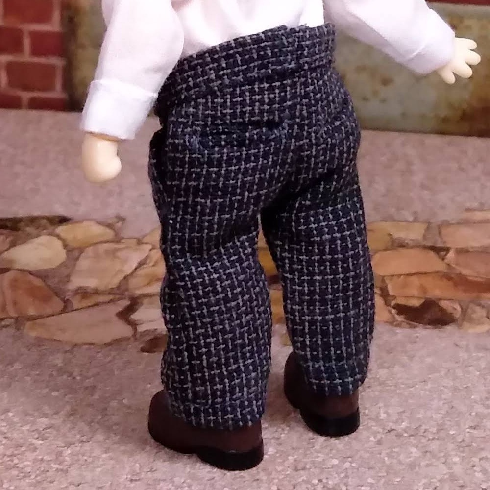 チェック織り柄スラックス