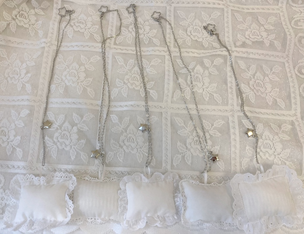 ふかふか枕のネックレス