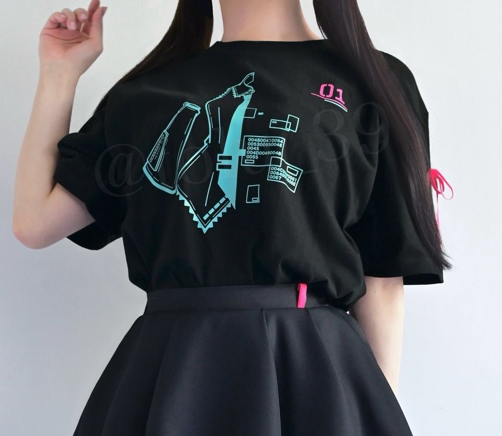 V2コスチュームプリントTシャツ