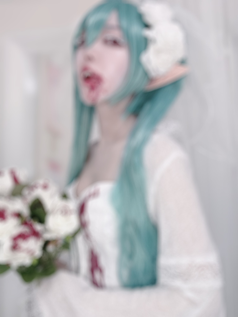 ヴァンパイアウエディングミクさん