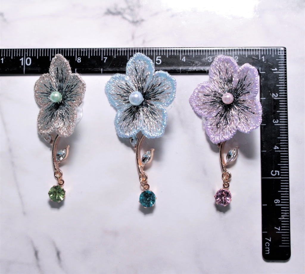 おはなのゆらゆらイヤリング