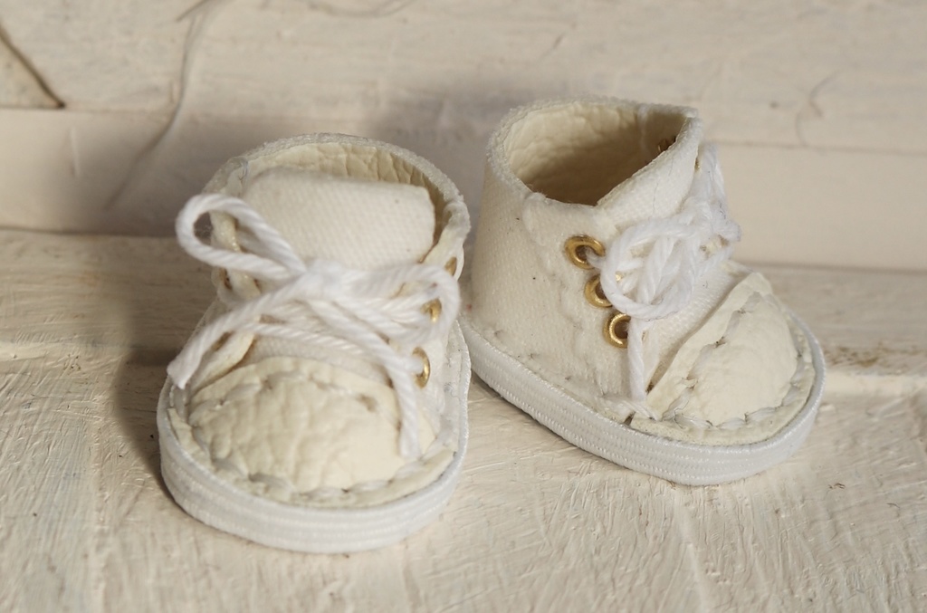 10cm/16cmぬいサイズスニーカー●白(靴底マグネット)