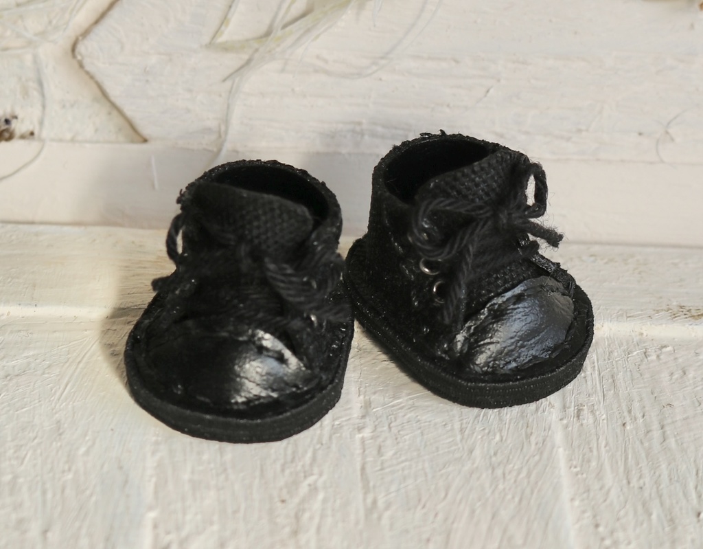 10cmぬい/16cmぬいサイズスニーカー●黒(靴底マグネット)