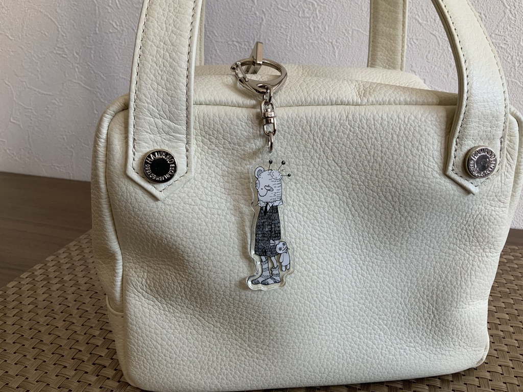 不潔で不気味な子どもアクキー