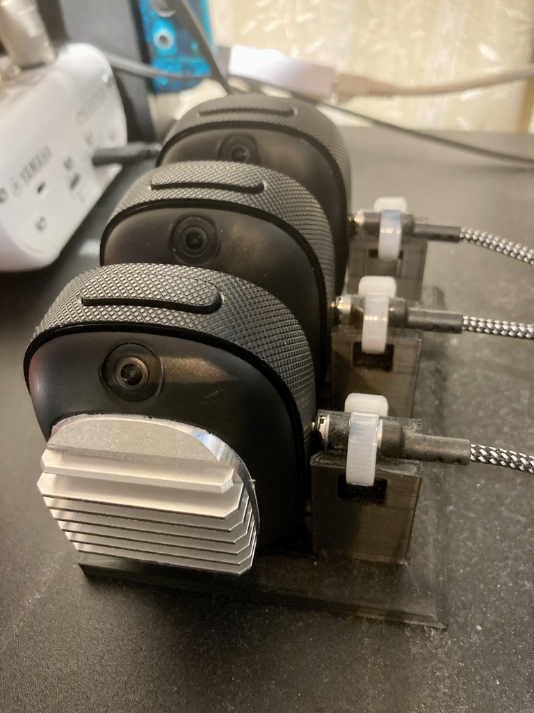 【無料】VIVE Ultimate Tracker Charge Stand 【3Dデータ】