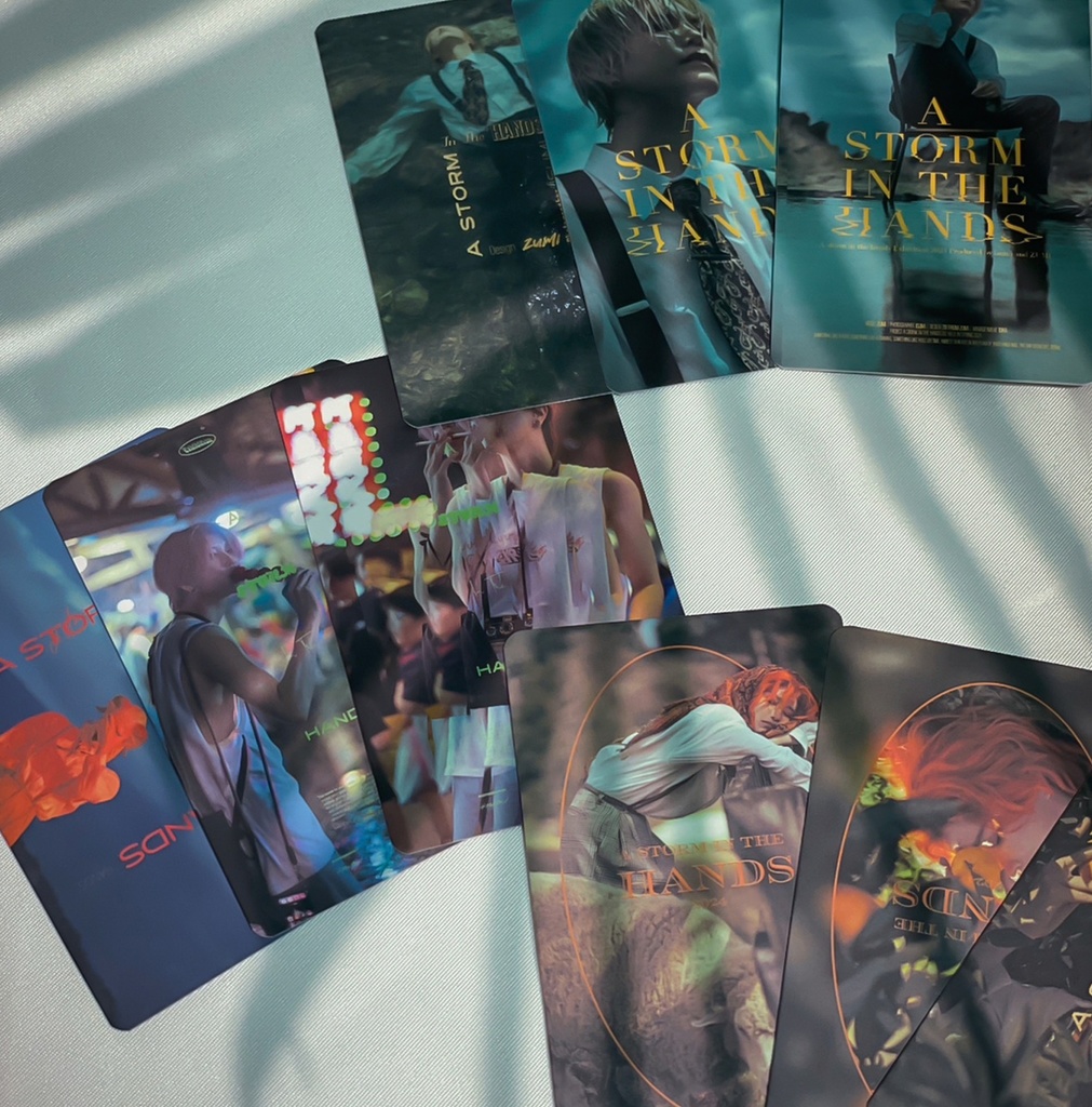 展示A STORM IN THE HANDS