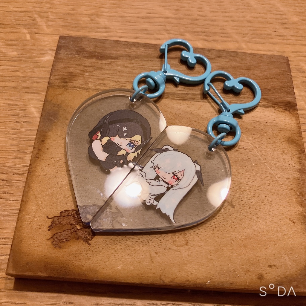 グレイブとシンデレラのニコイチアクキー