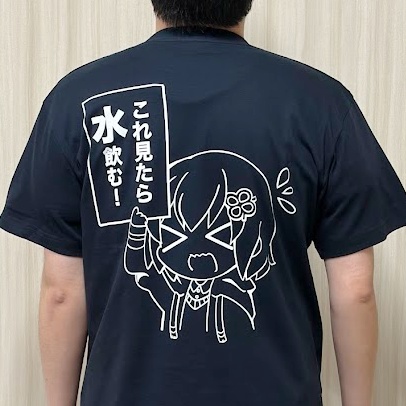 四葉ライ・ラエの乾杯Tシャツ