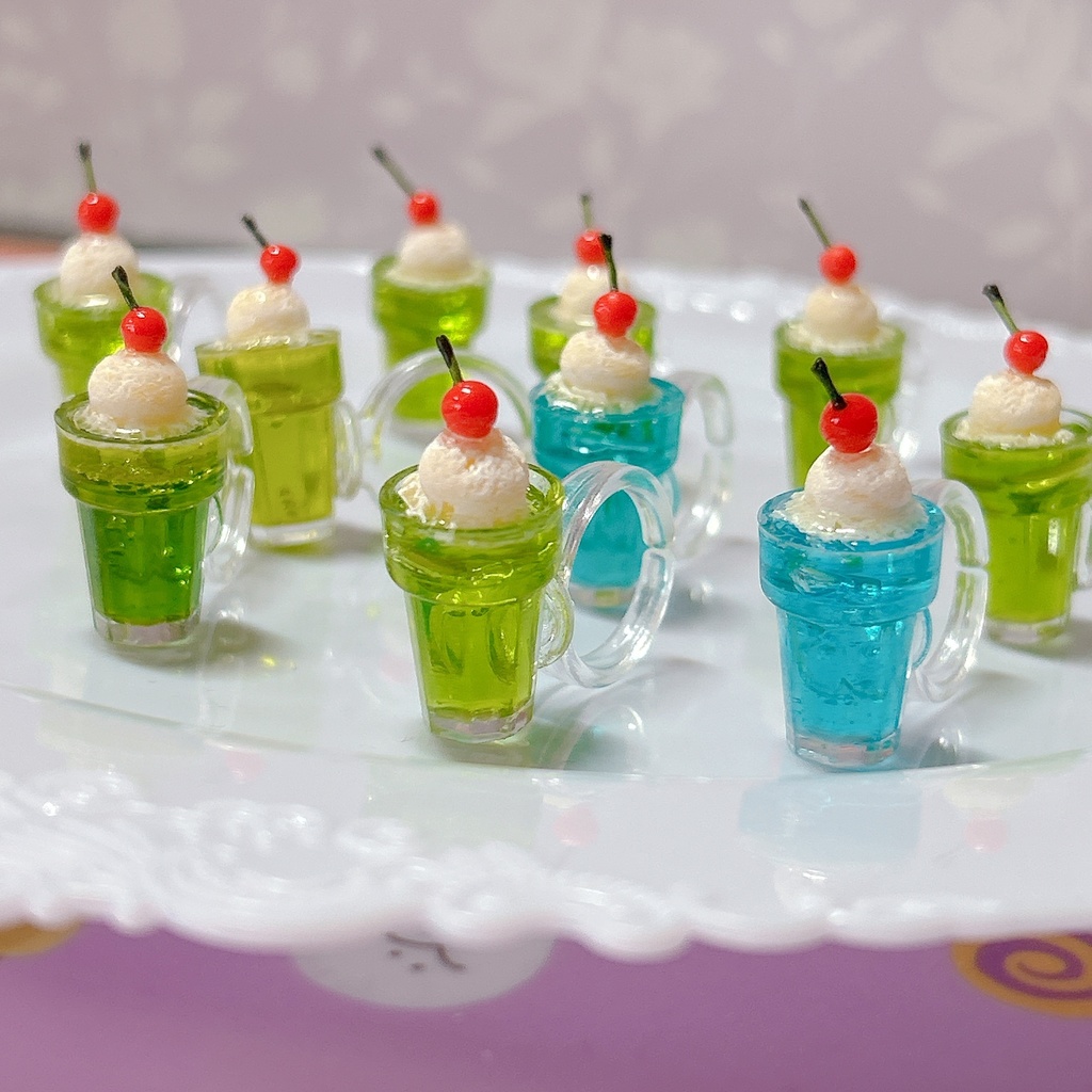手持ちクリームソーダ