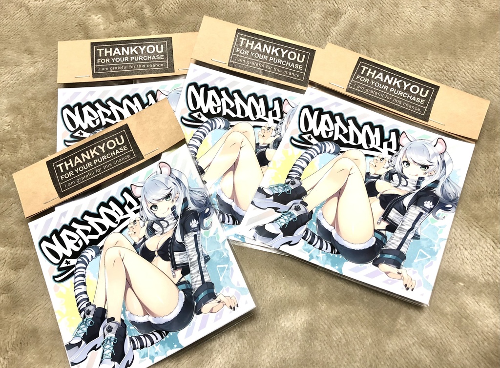 創作「オーバードール」やわらかクリアチャーム