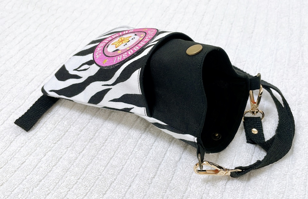 シマエナガ スマホショルダー(ゼブラ)