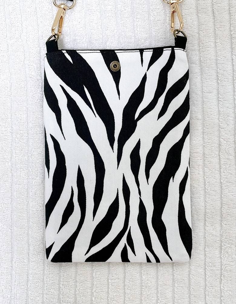 シマエナガ スマホショルダー(ゼブラ)