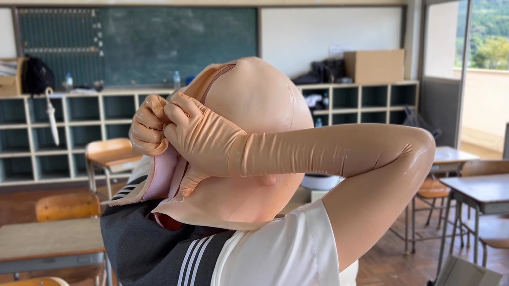 【撮影のオフショット】鈴宮小春マスクの着脱(キャスト:雪)