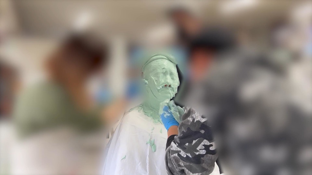 顔の型取り動画(ティナ)