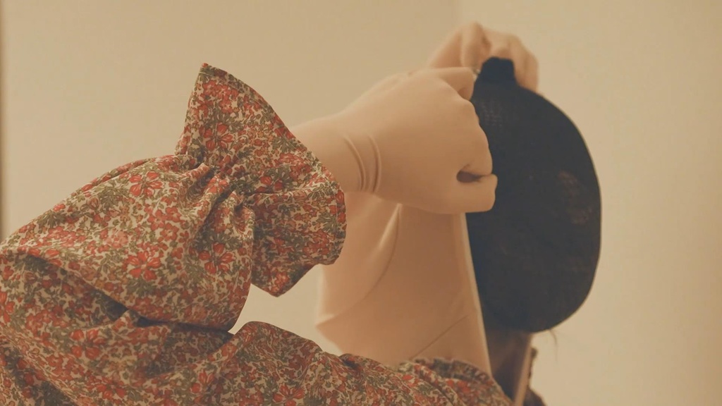 マスク着脱オフショット(ティナ)