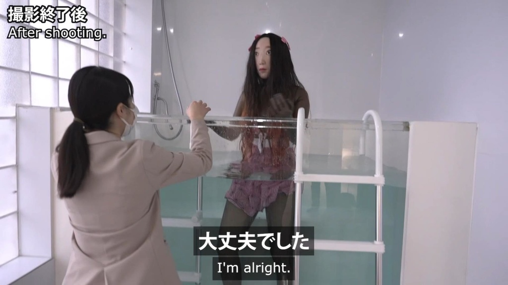 【オフショット】撮影スタジオを堪能した女覆面スパイを熱湯へ突き落とす!?編