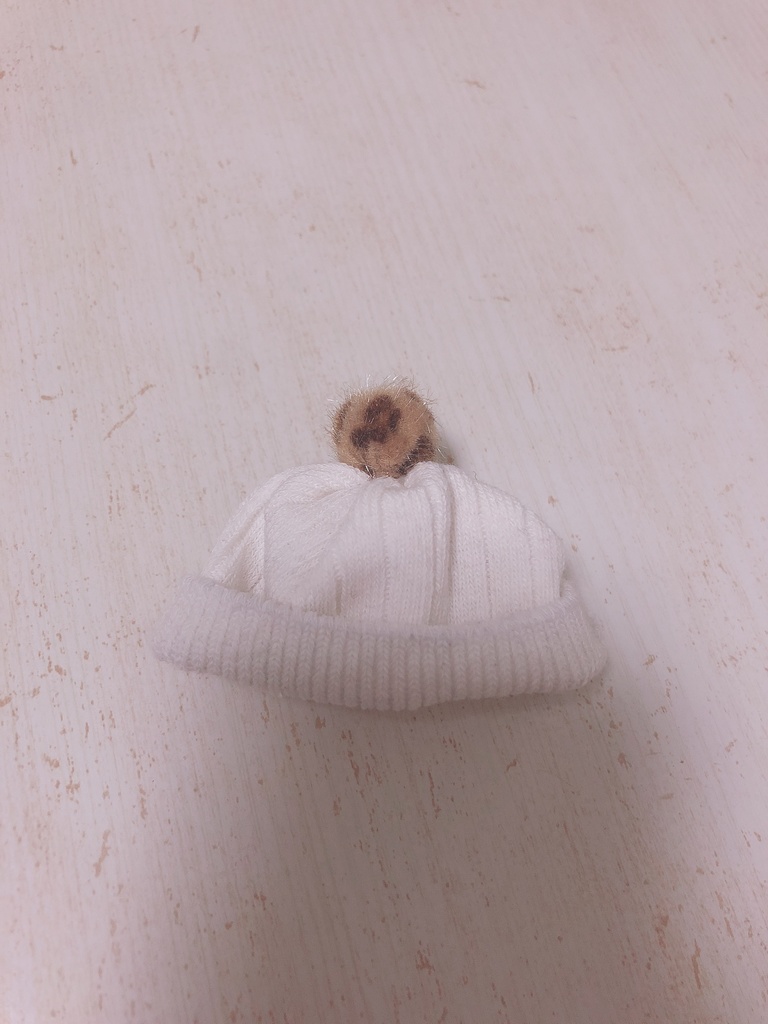 おまんじゅう　お帽子　豹柄ホワイト