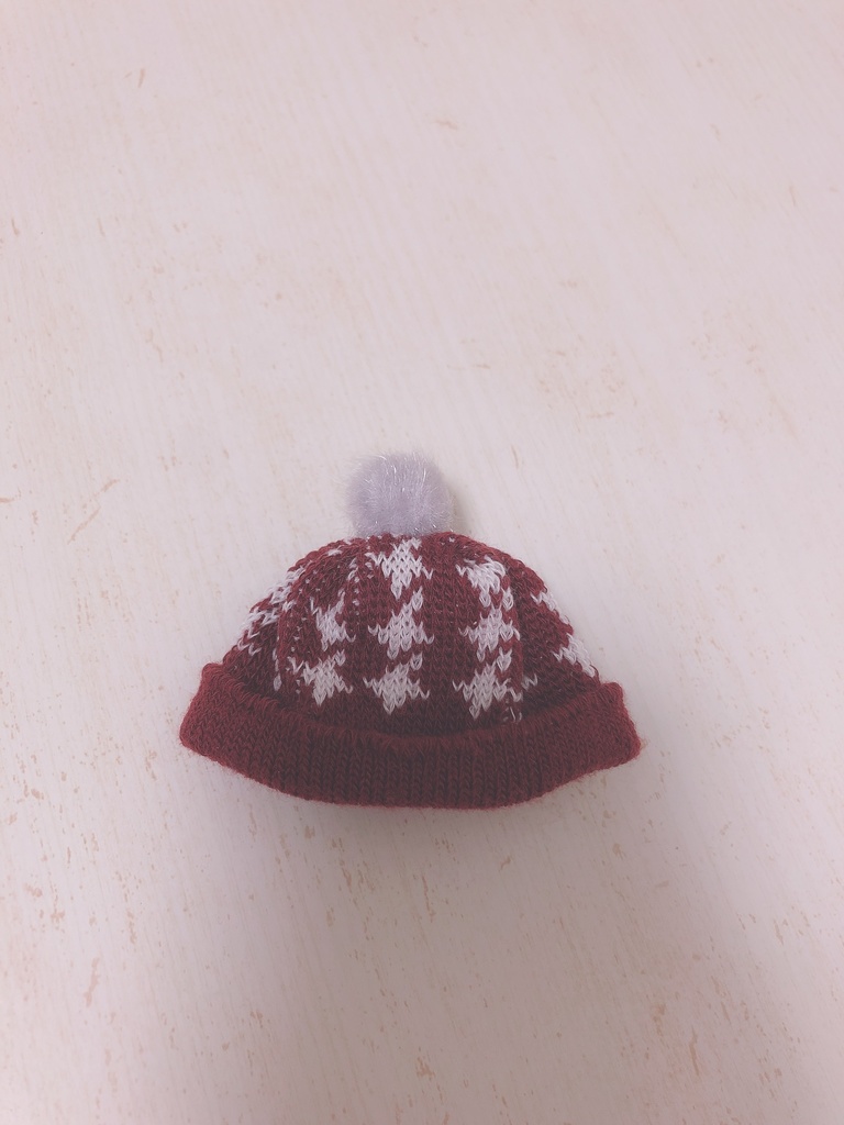 おまんじゅう　お帽子　派手派手レッド