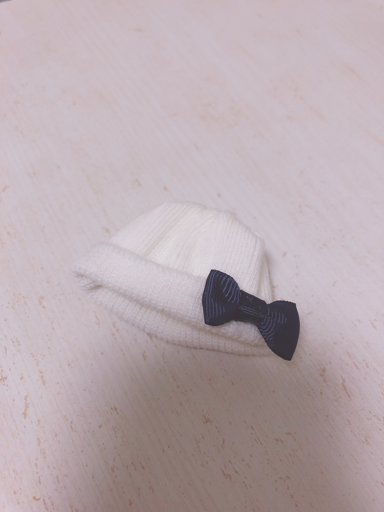 おまんじゅう　お帽子　ホワイトネイビーリボン