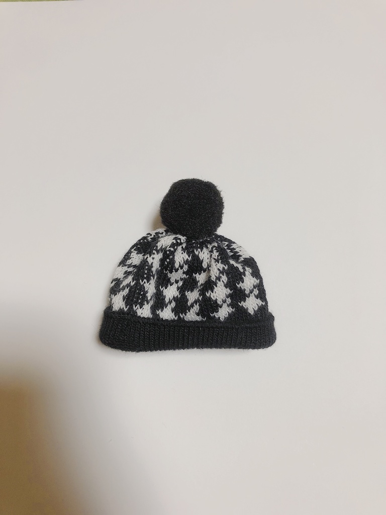 おまんじゅう　お帽子　派手派手ブラック