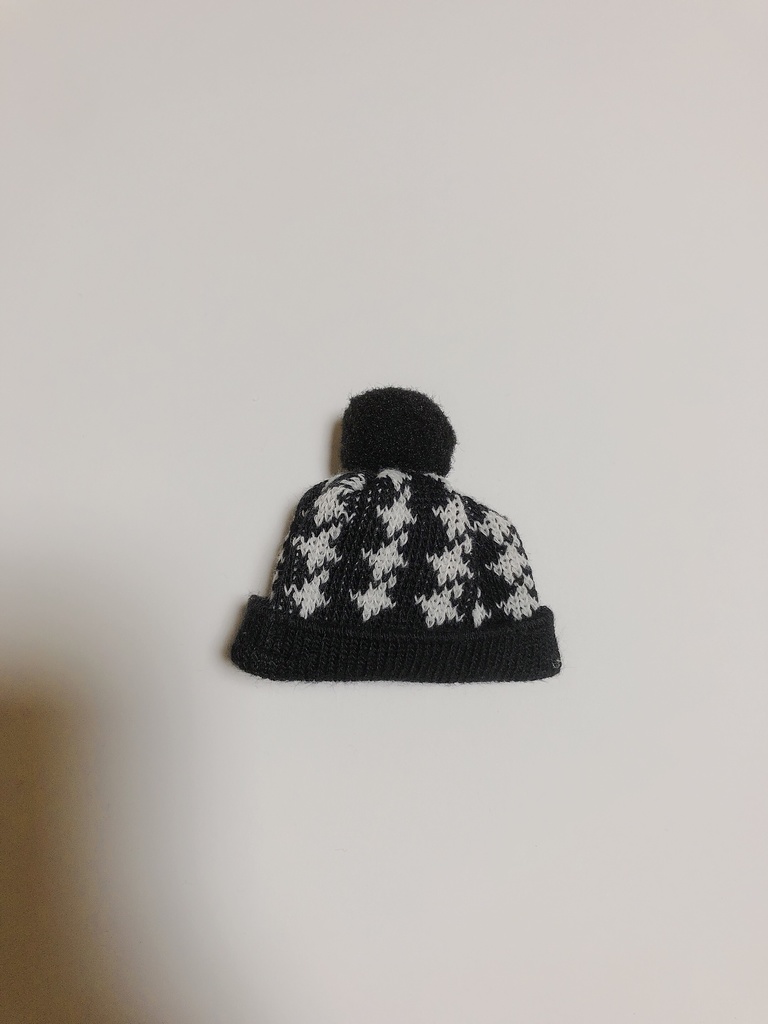 おまんじゅう　お帽子　派手派手ブラック