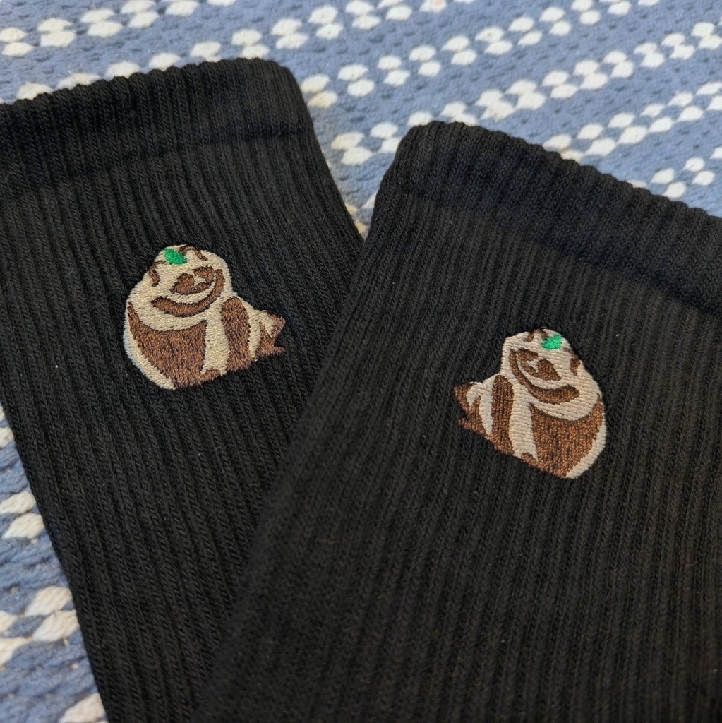 たぬ座りのワンポイント靴下