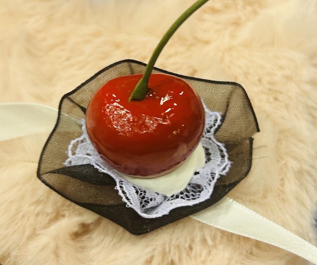 さくらんぼヘッドドレス黒（クリーム白）