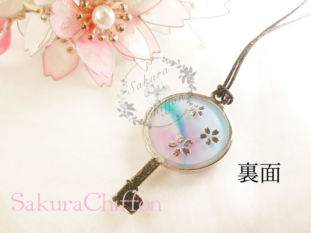 近侍の合鍵ペンダントネックレス