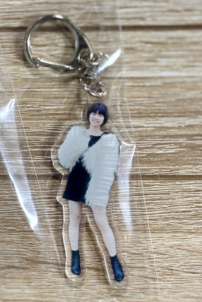 温泉モデルしずかちゃん　アクリルキーホルダー　私服バージョン