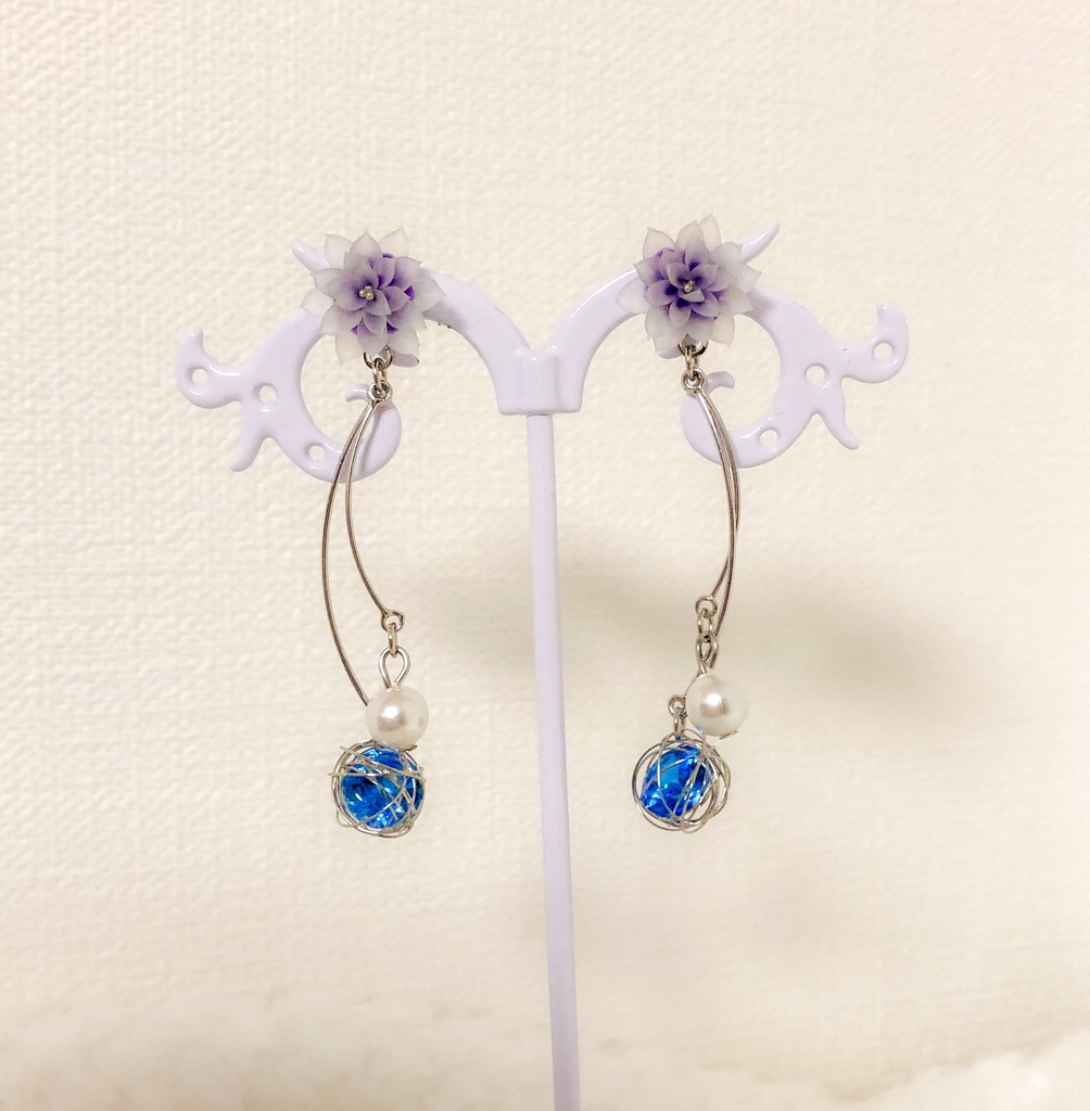 月下美人イメージピアス