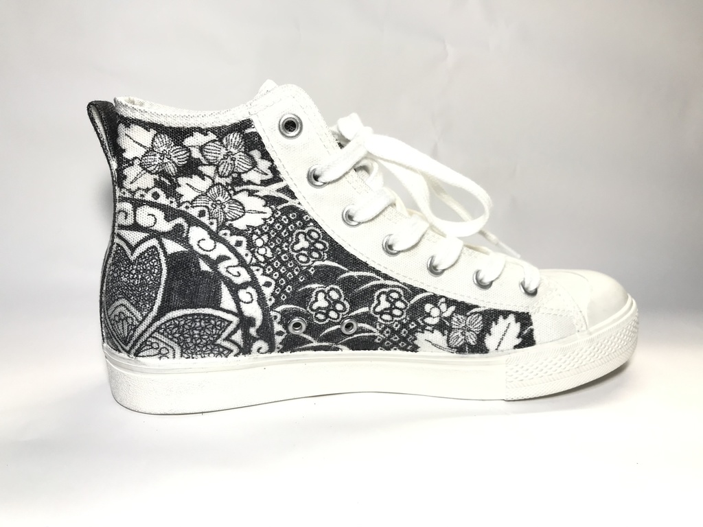 手描き弾幕スニーカー「独り阿吽の呼吸」