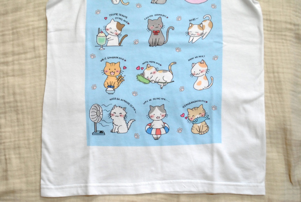 ねこがいっぱいTシャツ レディース M・L(背景水色)