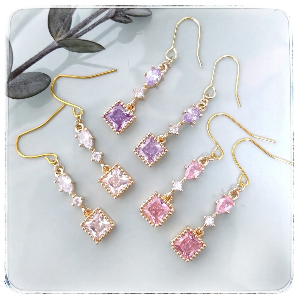 スクエアビジューの推しカラーピアス/イヤリング