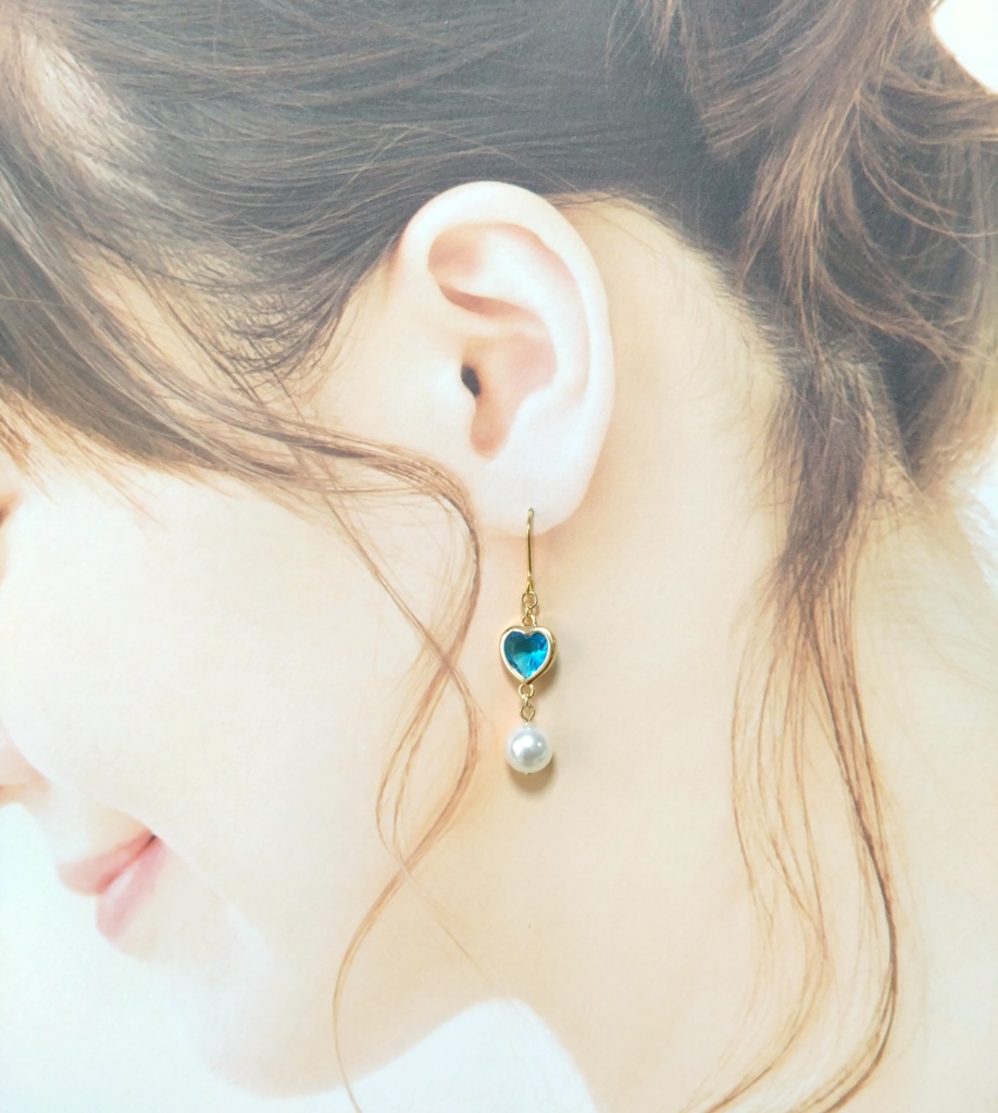 ハートビジューとパールの推しカラーピアス/イヤリング