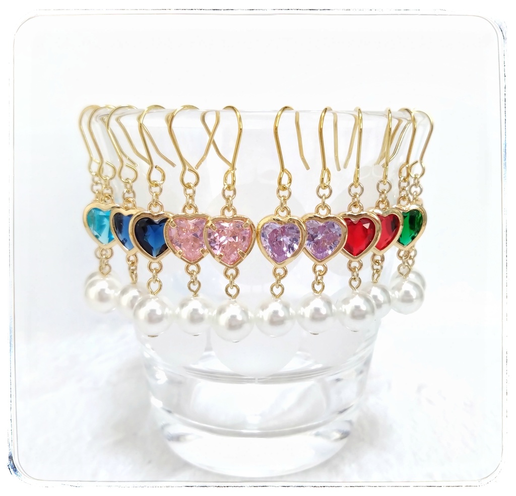 ハートビジューとパールの推しカラーピアス/イヤリング
