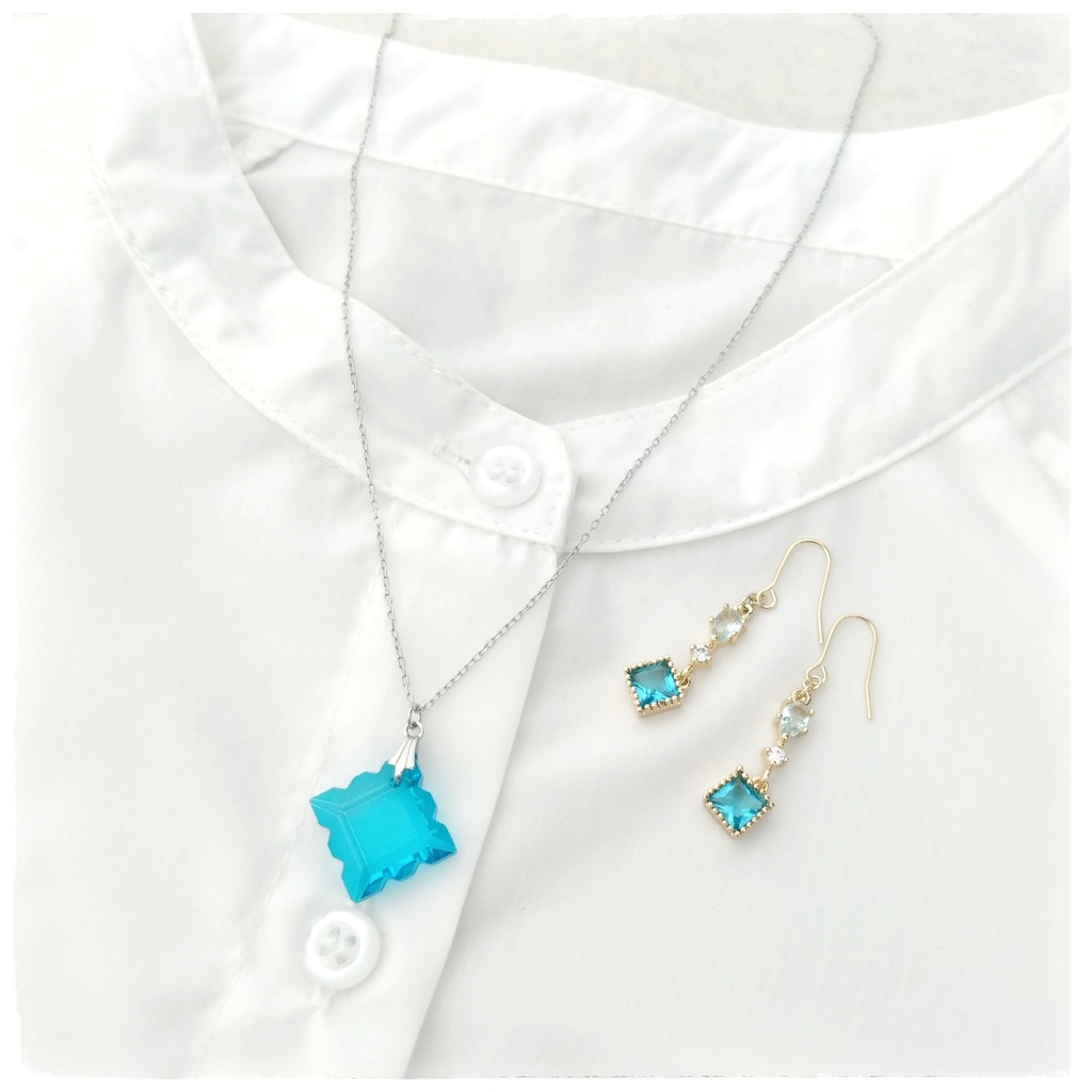 推しカラーのスクエアガラスペンダント