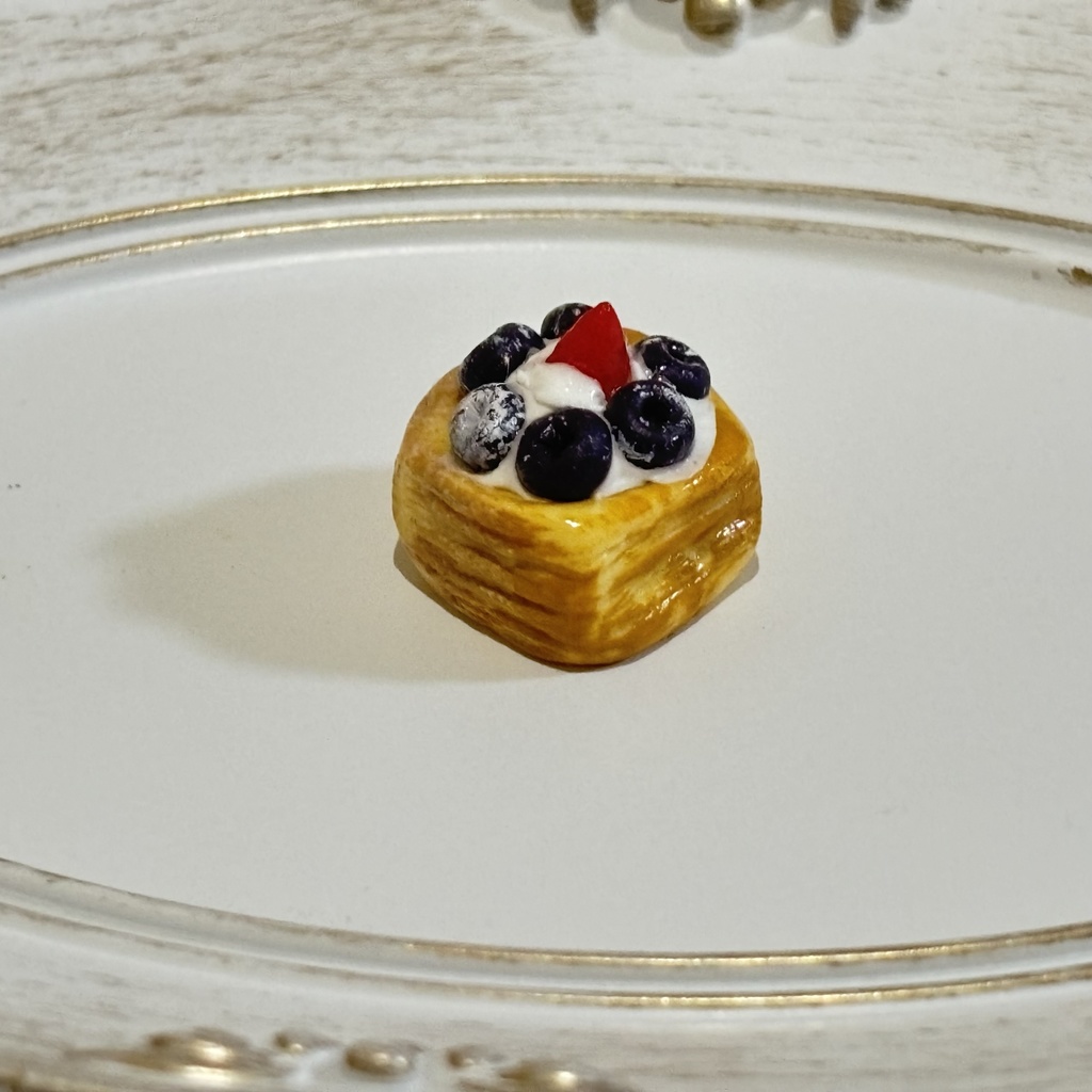 【1/3,4,6サイズ】ブルーベリーといちごのデニッシュ(小)