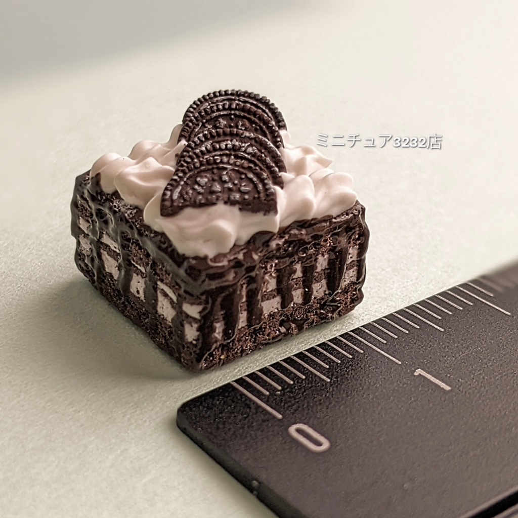 ミニチュア チョコレートドリップケーキスクエア