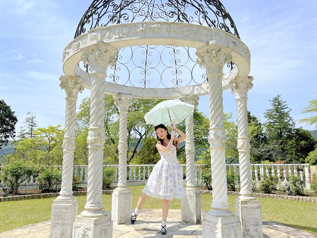 佐藤あずさ卓上カレンダー2022〜2023年オフショットチェキ付き