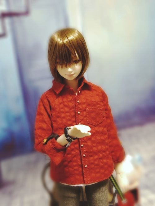 リボンネクタイ付きのロールアップシャツ(レッド)