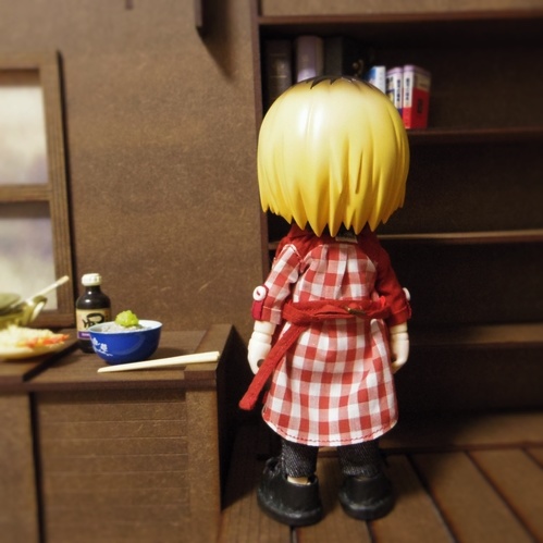 リボンネクタイ付きのロールアップシャツ(レッド)