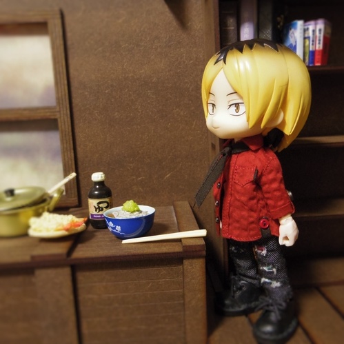 リボンネクタイ付きのロールアップシャツ(レッド)