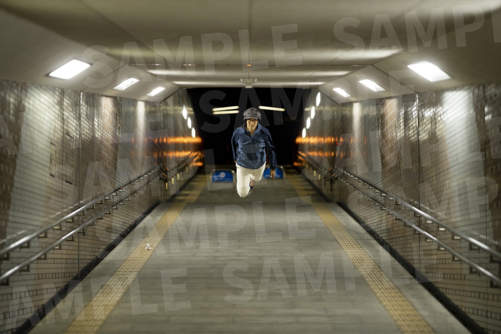 【地下へ】(333 x 500mm)